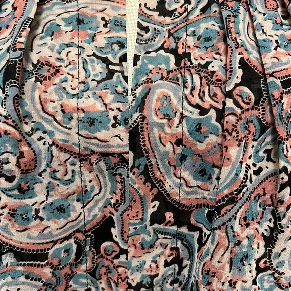 3. C Boho Blouse in Paisley Print, Split Sleeves, Size Large - Picture 5 of 16